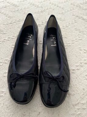 French Sole Quilted Navy Patent Toe Ballet Flats